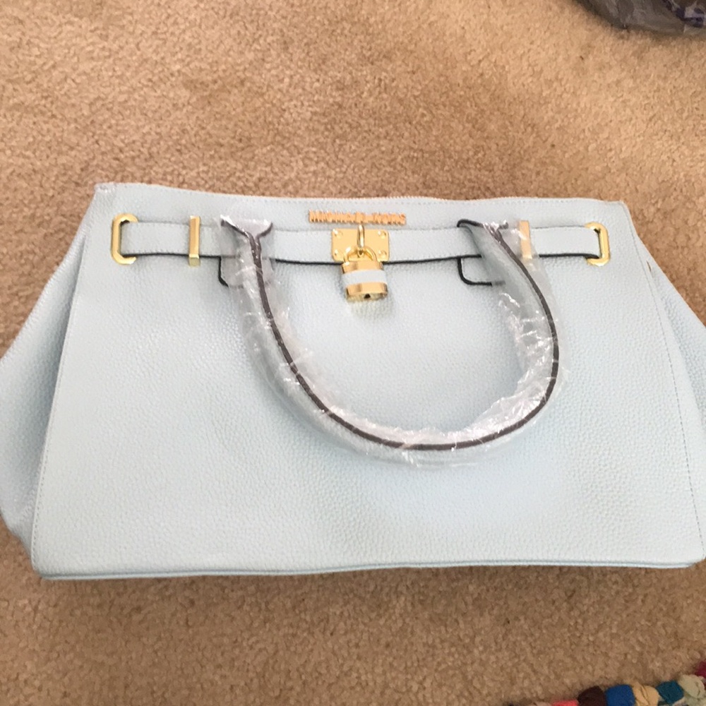 Super Cute Michael Kors Purse